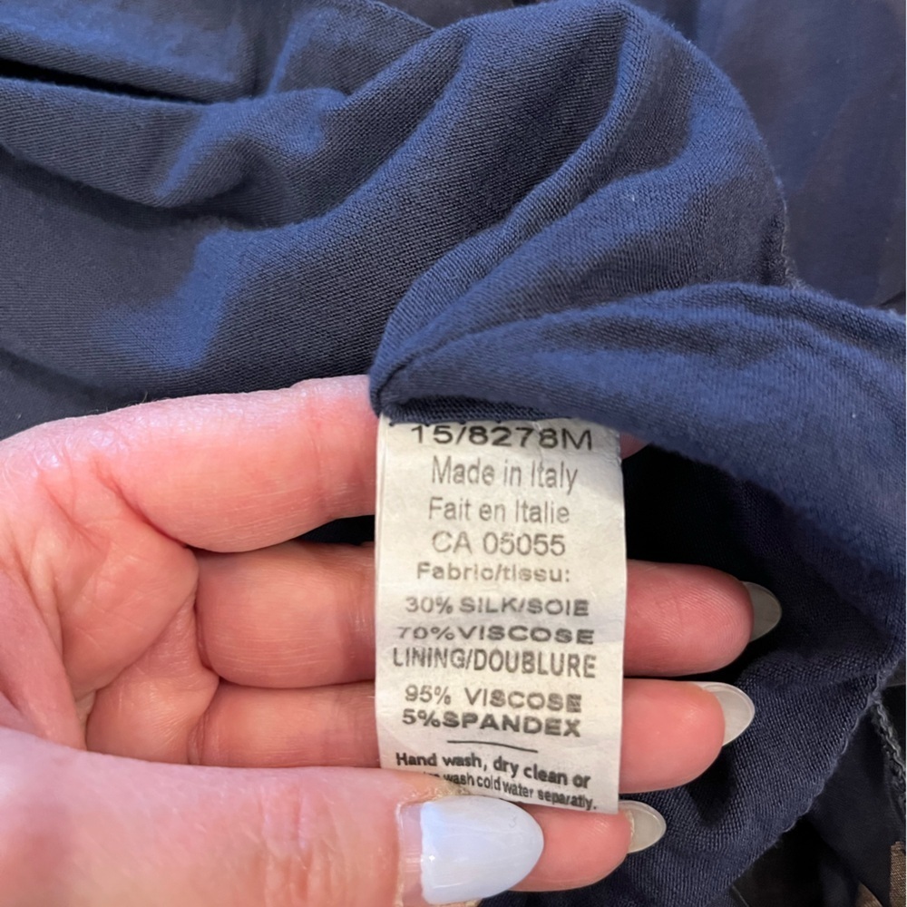 Made in Italy Size Small navy layered Silk blend material tank top lightweight - Picture 4 of 9